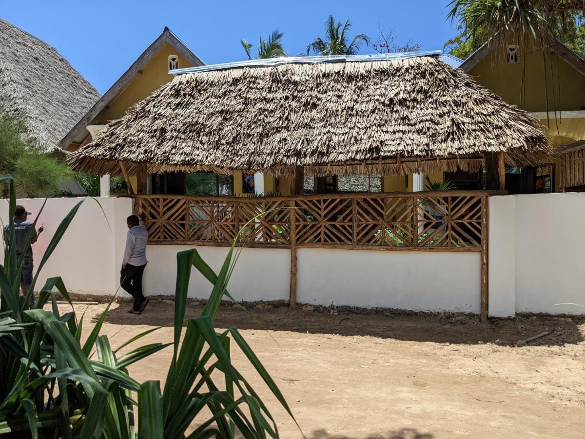 Mkadi Beach House Hotel Nungwi Buitenkant foto