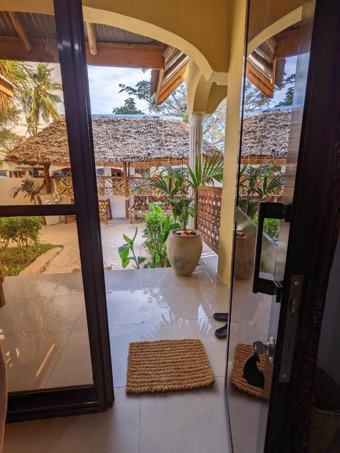 Mkadi Beach House Hotel Nungwi Buitenkant foto